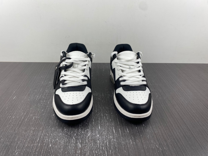 OFF-WHITE SNEAKER