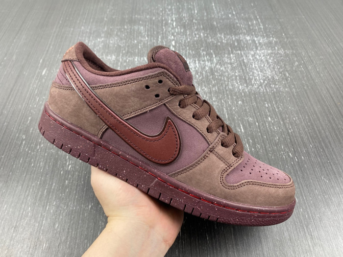 Nike SB Dunk Low “City of Love” FN0619-600