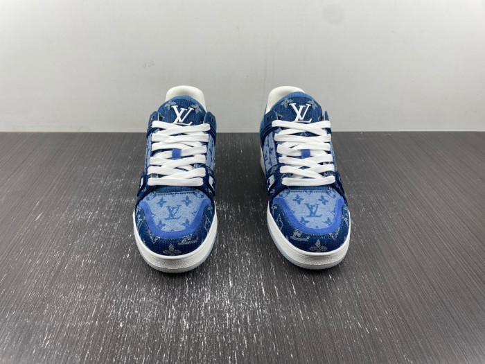 LV TRAINER SNEAKER