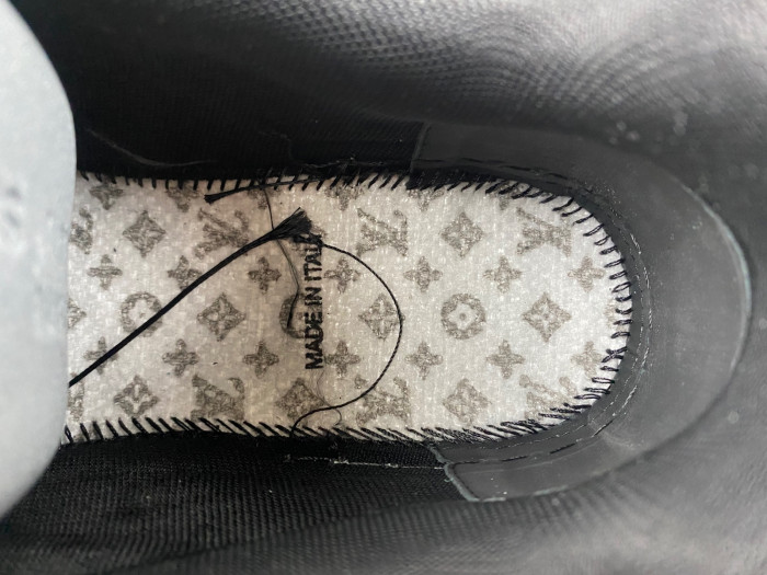 LV TRAINER SNEAKER