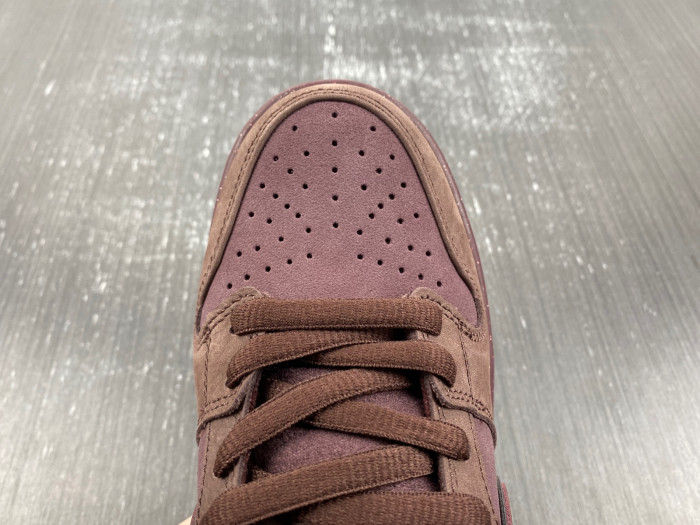 Nike SB Dunk Low “City of Love” FN0619-600