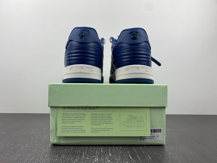OFF-WHITE SNEAKER