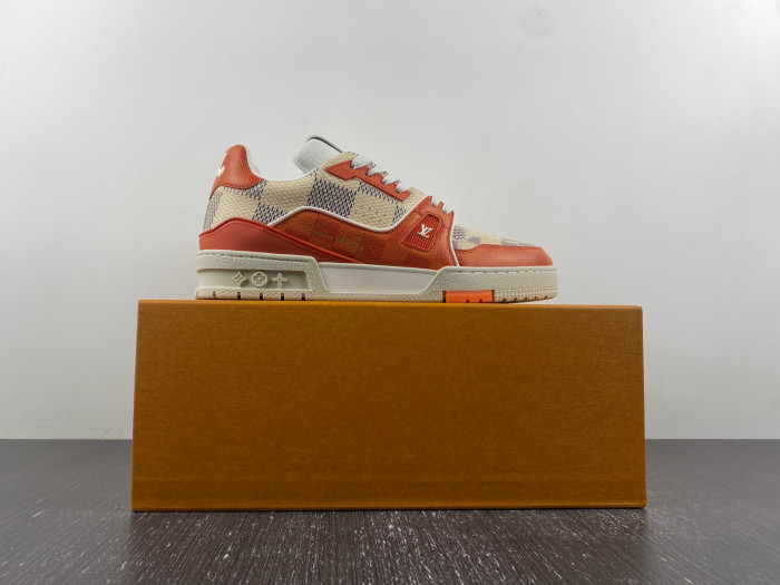 LV TRAINER SNEAKER