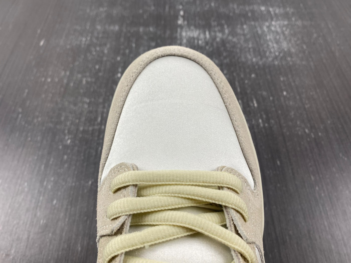 Nike SB Dunk Low “City of Love” FZ5654-100