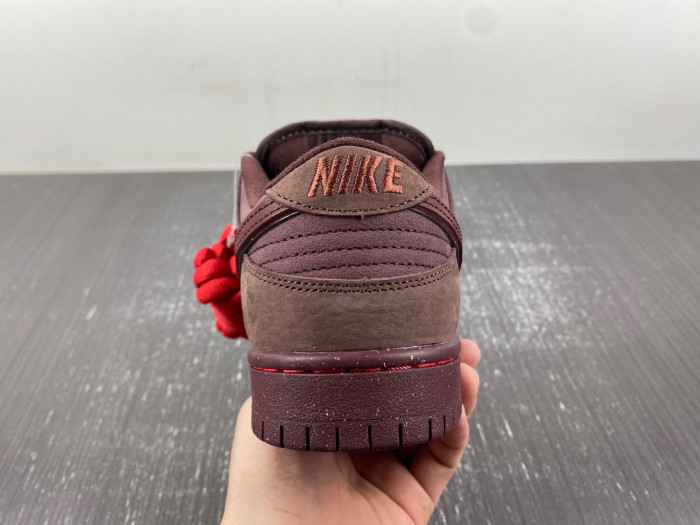 Nike SB Dunk Low “City of Love” FN0619-600