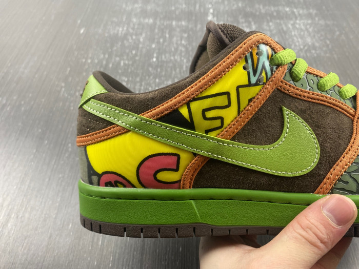 Nike SB Dunk Low “De La Soul” 789841-332