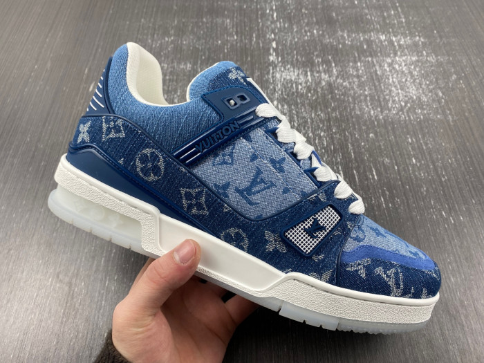 LV TRAINER SNEAKER