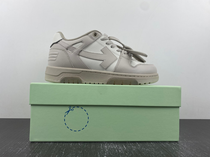 OFF-WHITE SNEAKER