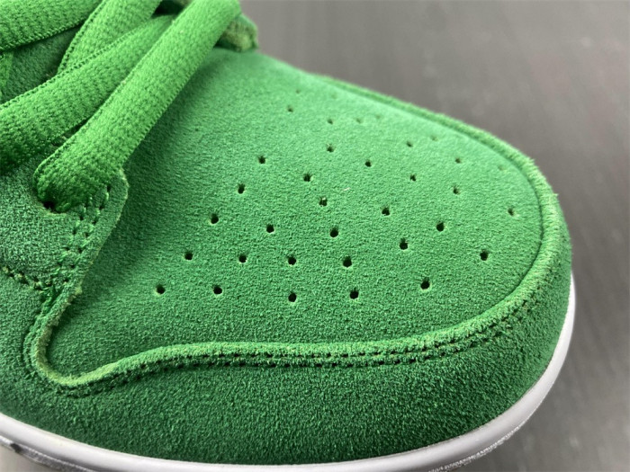 Nike SB Dunk Low “St. Patrick’s Day” BQ6817-303