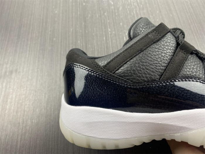 Air Jordan 11 Retro Low 72-10 AV2187-001