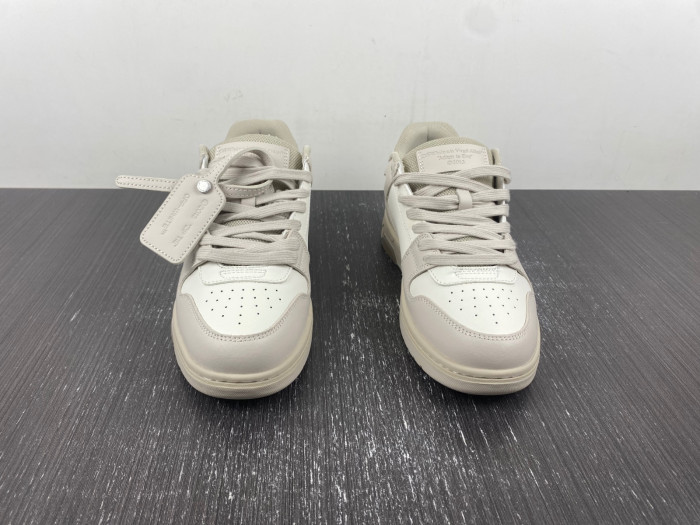 OFF-WHITE SNEAKER