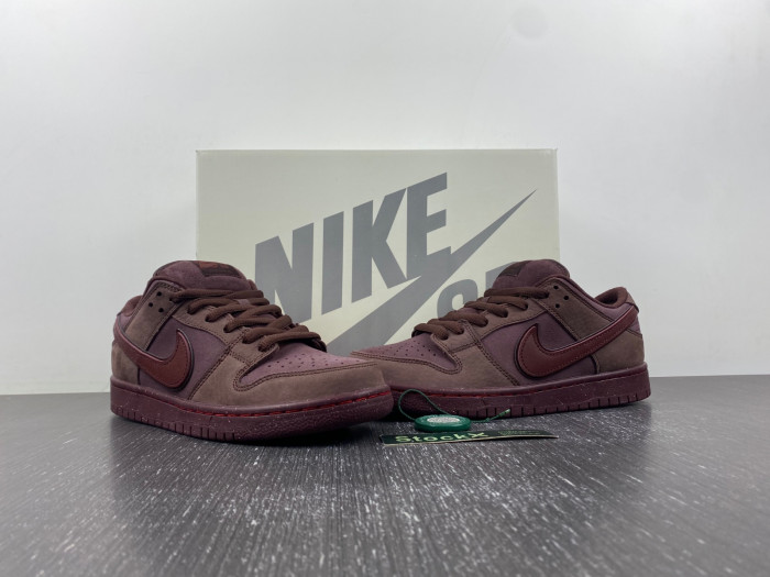 Nike SB Dunk Low “City of Love” FN0619-600