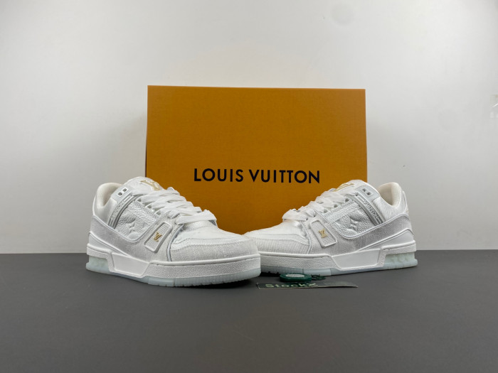 LV TRAINER SNEAKER