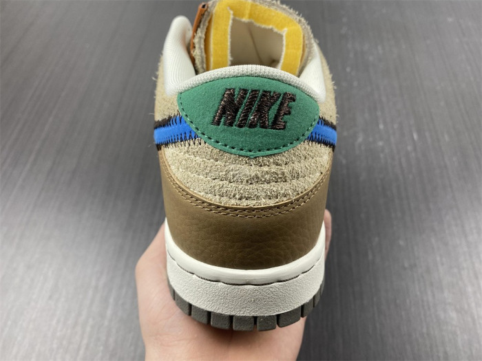 size? x Nike Dunk Low DO6712-200