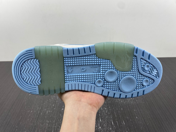 OFF-WHITE SNEAKER