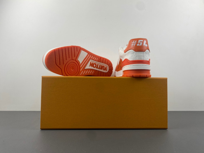 LV TRAINER SNEAKER