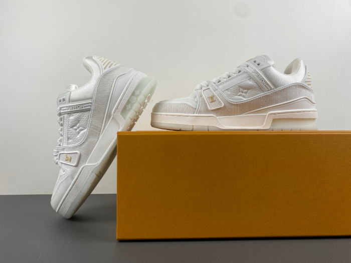 LV TRAINER SNEAKER