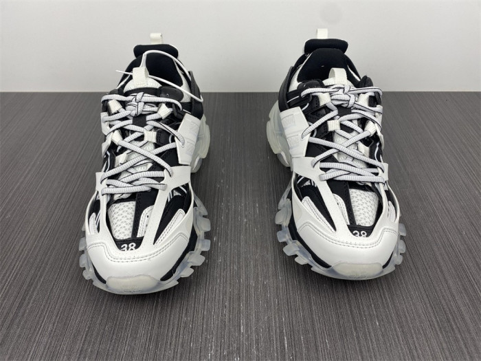 BLCG TRACK SNEAKER 647741 W3BZ2 9010