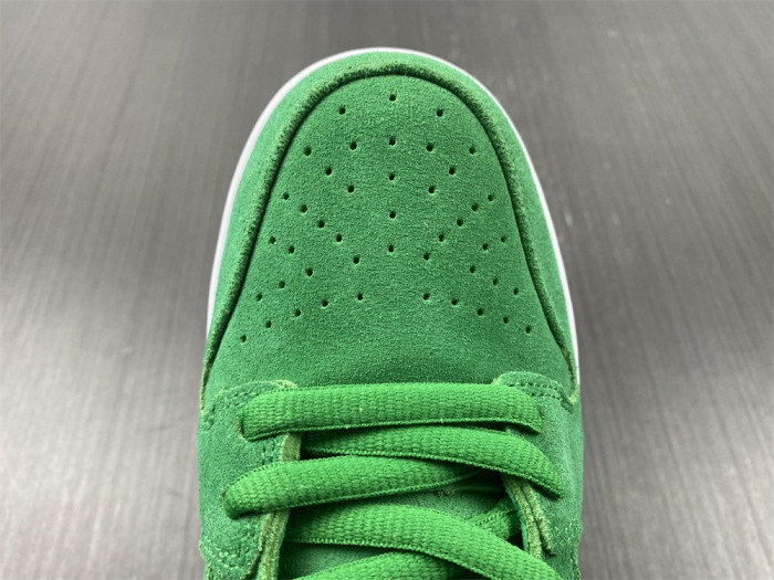 Nike SB Dunk Low “St. Patrick’s Day” BQ6817-303