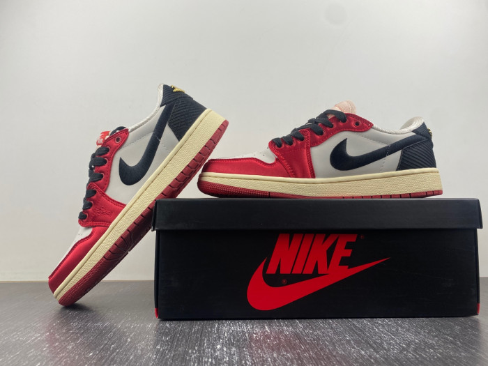 Trophy Room x Air Jordan 1 Low OG “Home” FN0432-017