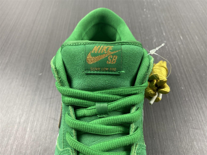 Nike SB Dunk Low “St. Patrick’s Day” BQ6817-303
