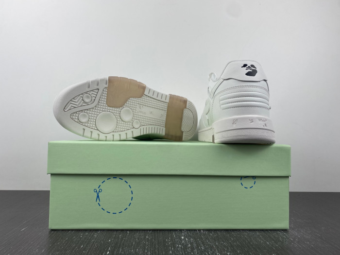 OFF-WHITE SNEAKER