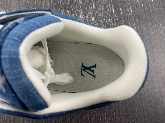 LV TRAINER SNEAKER