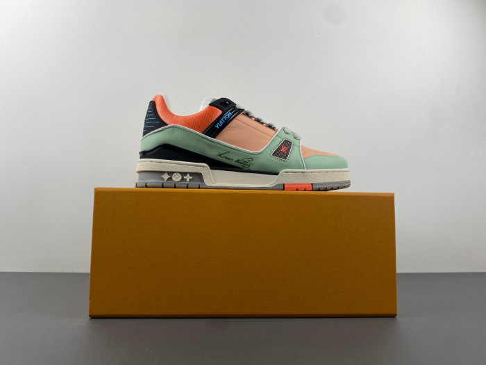 LV TRAINER SNEAKER