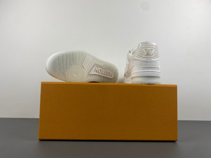 LV TRAINER SNEAKER