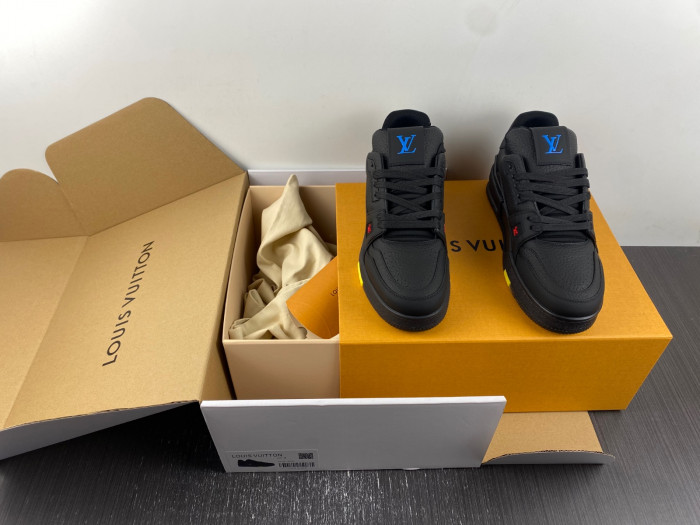 LV TRAINER SNEAKER