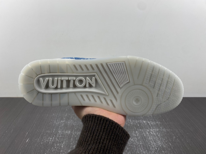 LV TRAINER SNEAKER