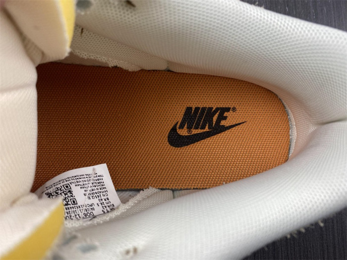size? x Nike Dunk Low DO6712-200
