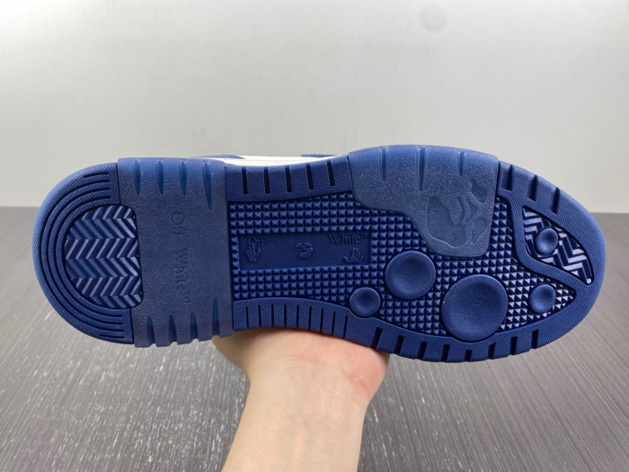 OFF-WHITE SNEAKER
