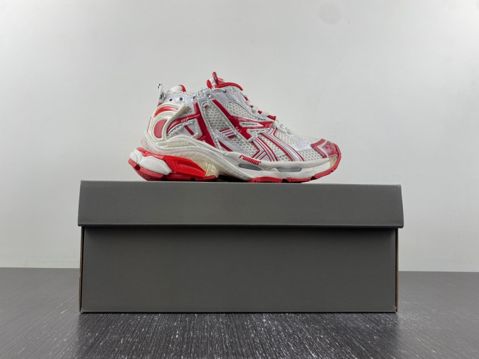 BLCG RUNNER SNEAKER 677402 W3RB2 9060