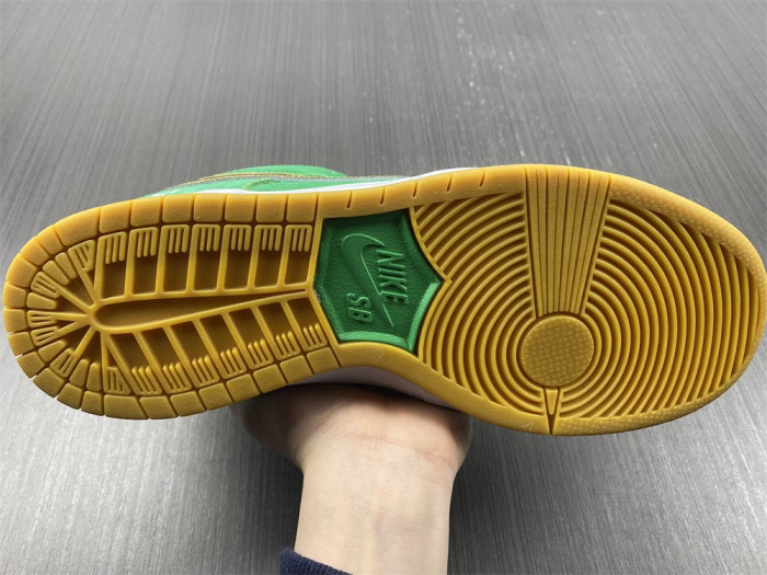 Nike SB Dunk Low “St. Patrick’s Day” BQ6817-303