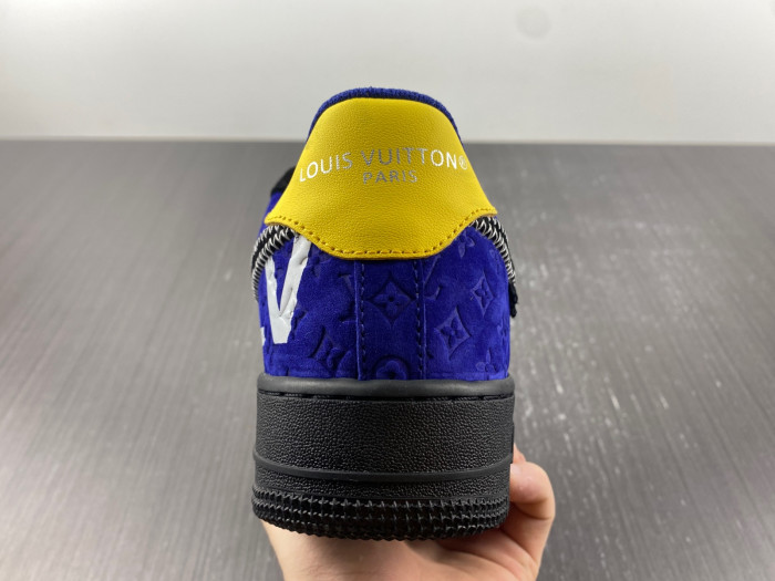 l**is V*t*n nike air force 1 low by virgil abloh black metallic silver
