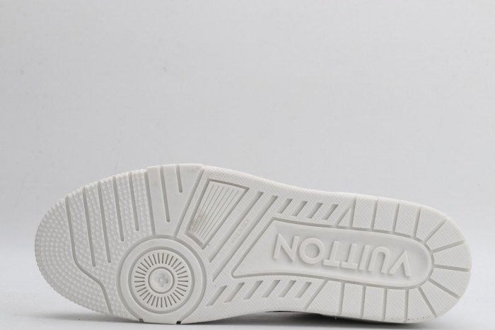 LV TRAINER SNEAKER LOW