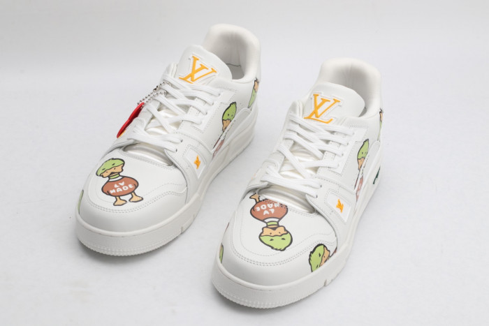LV TRAINER SNEAKER LOW