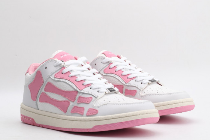 AR1M1 Low-Top Sneaker