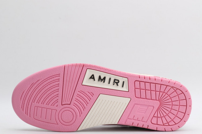 AR1M1 Low-Top Sneaker