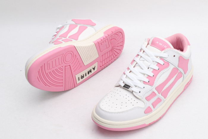 AR1M1 Low-Top Sneaker