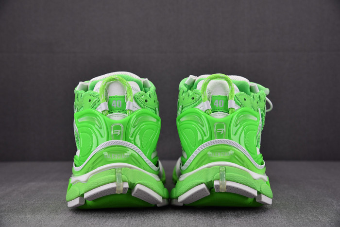 BLCG RUNNER SNEAKER 677403 W3RBM 3590