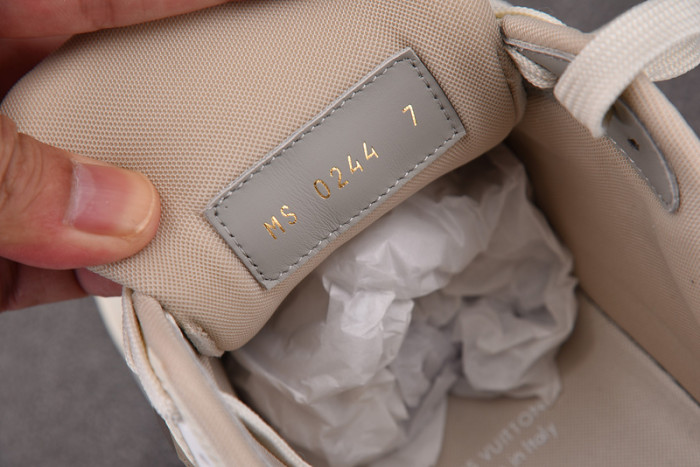 LV TRAINER SNEAKER 24071201