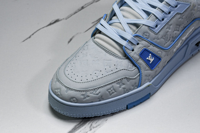 LV TRAINER SNEAKER 24051003