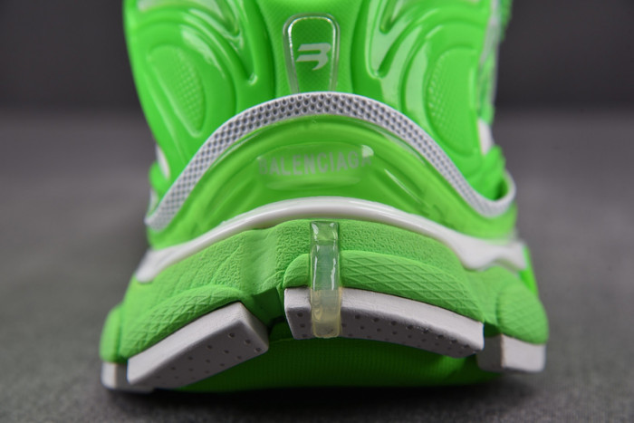 BLCG RUNNER SNEAKER 677403 W3RBM 3590