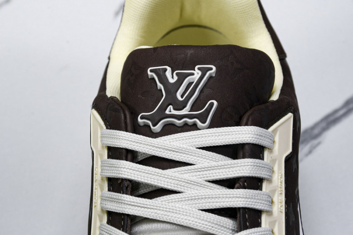 LV TRAINER SNEAKER 24051002