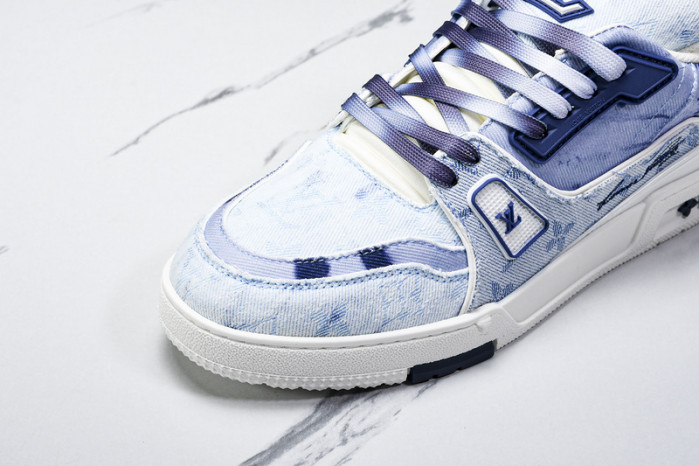 LV TRAINER SNEAKER 24070403