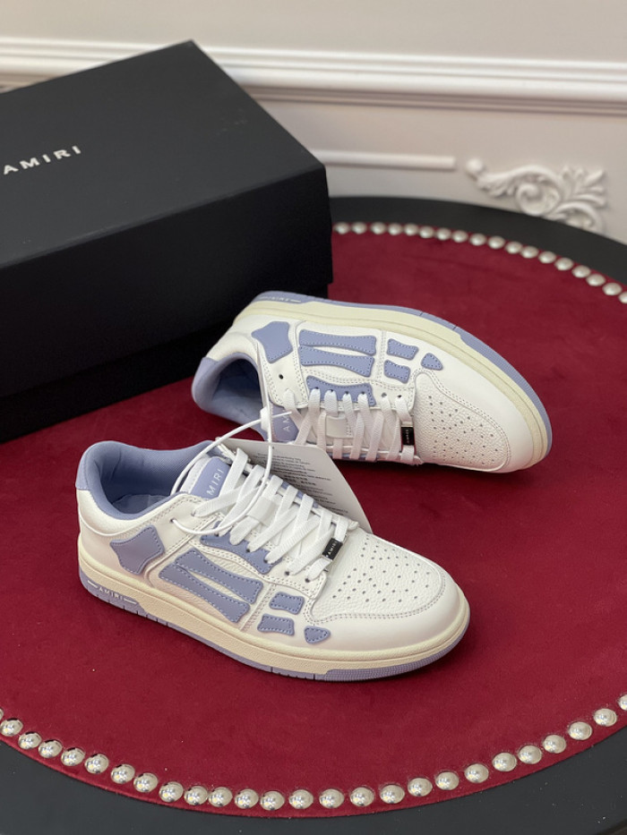 AR1M1 Low-Top Sneaker