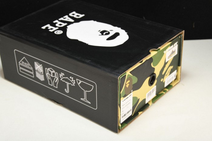 B*PE SNEAKER