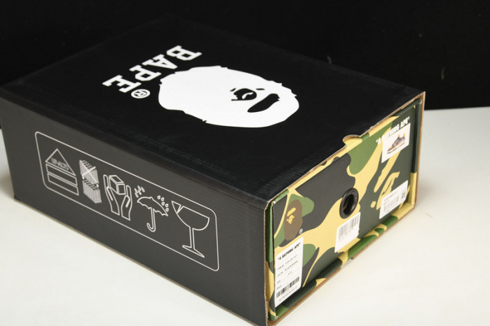 B*PE SNEAKER